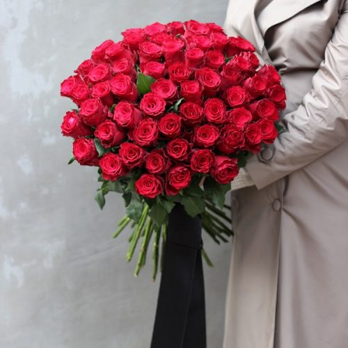 Монобукет из красных роз заказать в Бресте